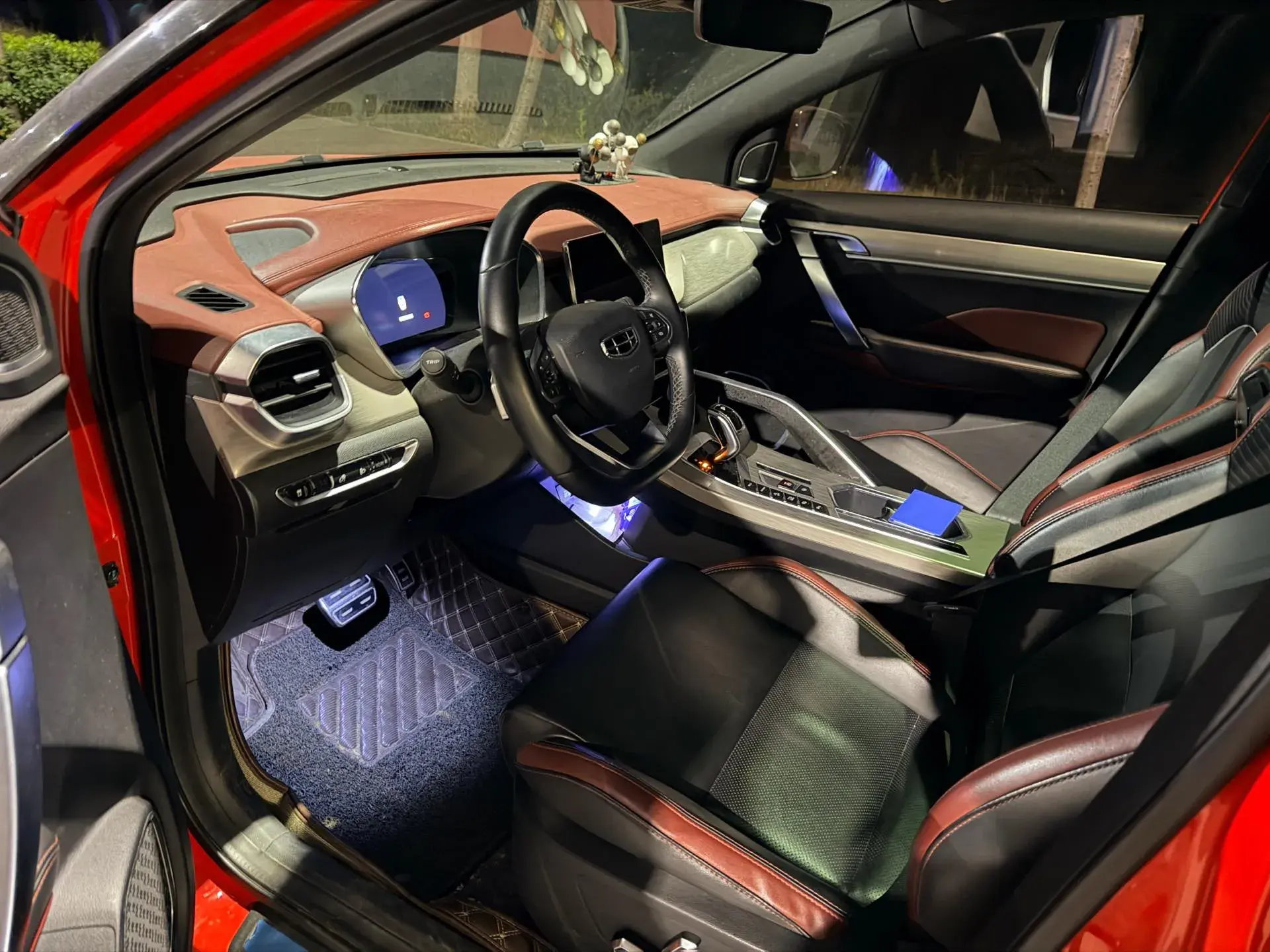 2019 GEELY COOLRAY thumbnail 2