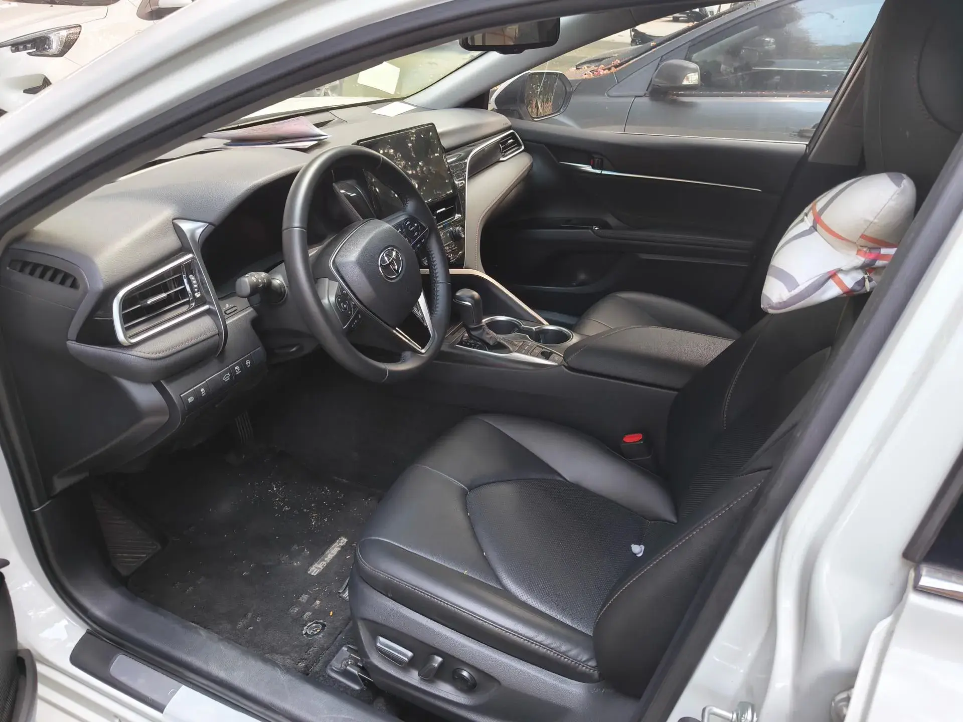 2021 TOYOTA CAMRY thumbnail 4