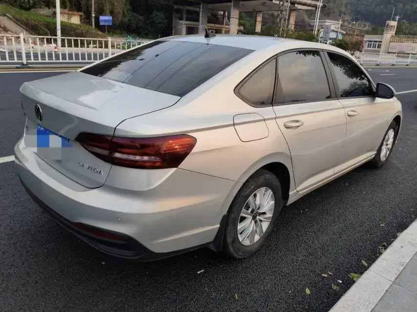 2023 VOLKSWAGEN LAVIDA thumbnail 3