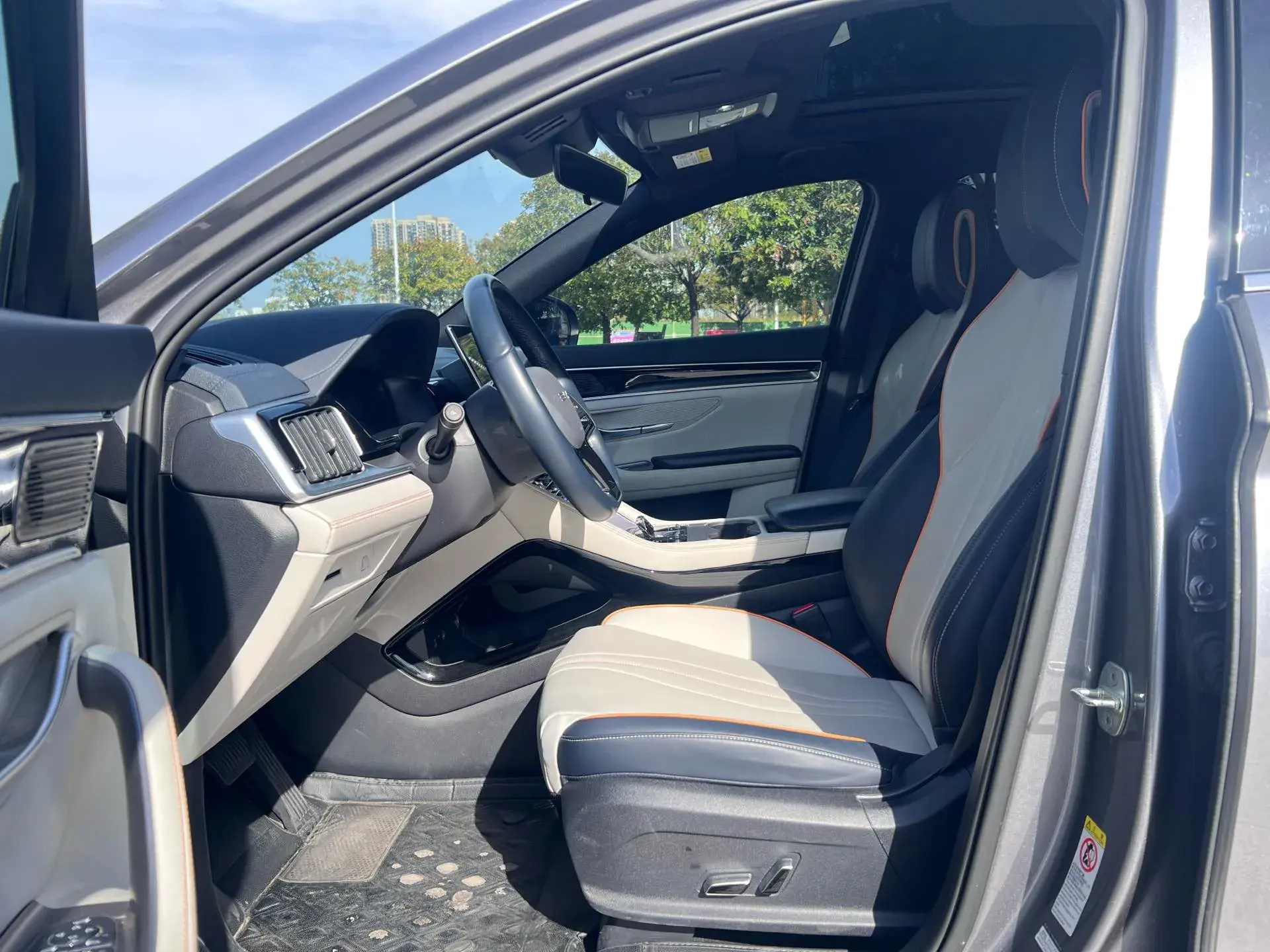 2023 BYD SONG thumbnail 3