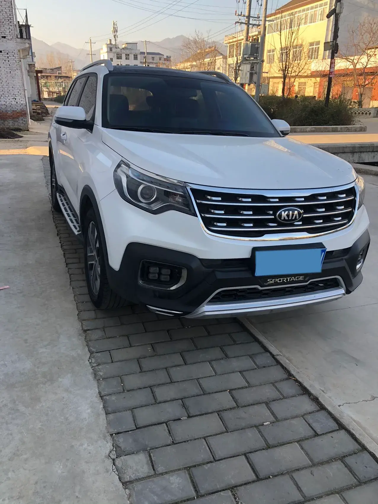 2019 KIA SPORTAGE thumbnail 3