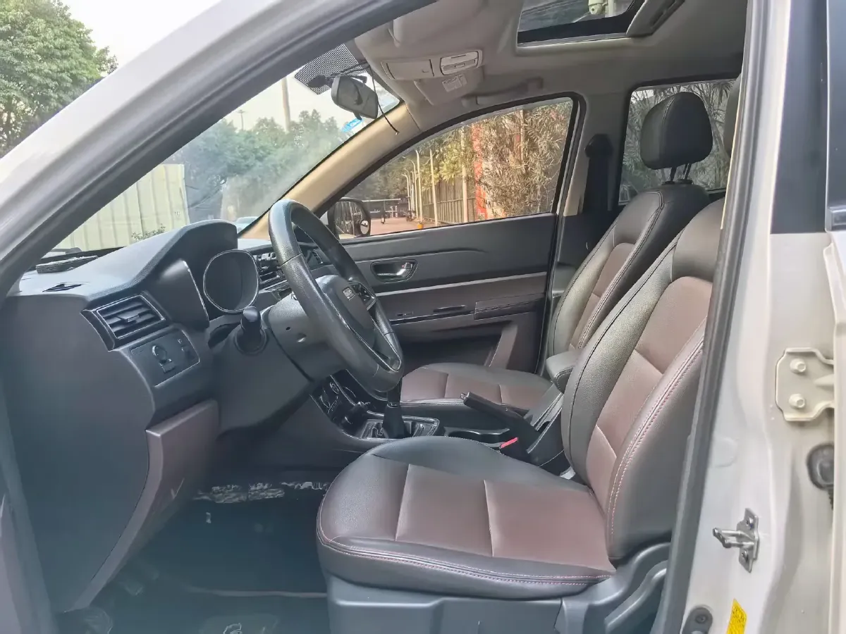 2016 LiFan MaiWei 1.5L 109HP L4 5MT,autocango,china used car exporter,china ev exporter,chinese used car exporter,chinese used ev exporter