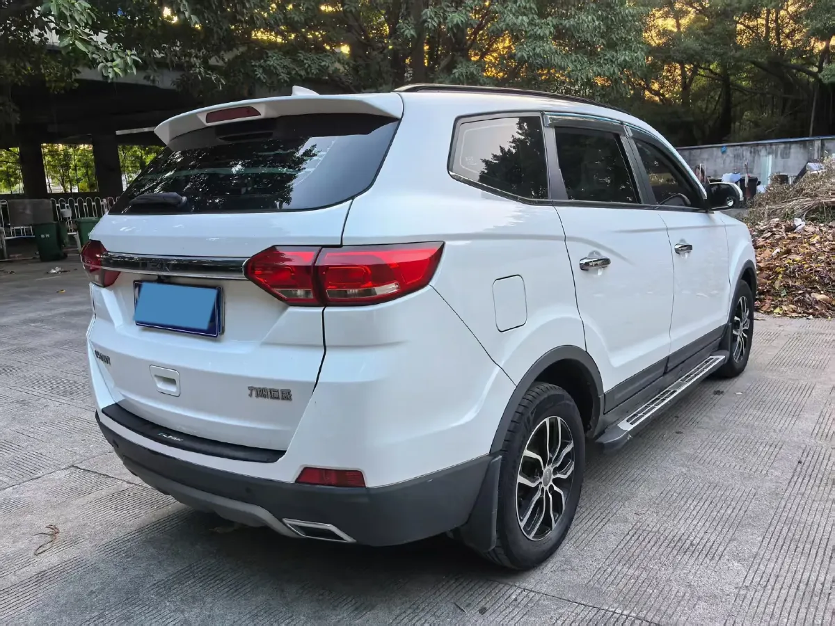 2016 LiFan MaiWei 1.5L 109HP L4 5MT,autocango,china used car exporter,china ev exporter,chinese used car exporter,chinese used ev exporter