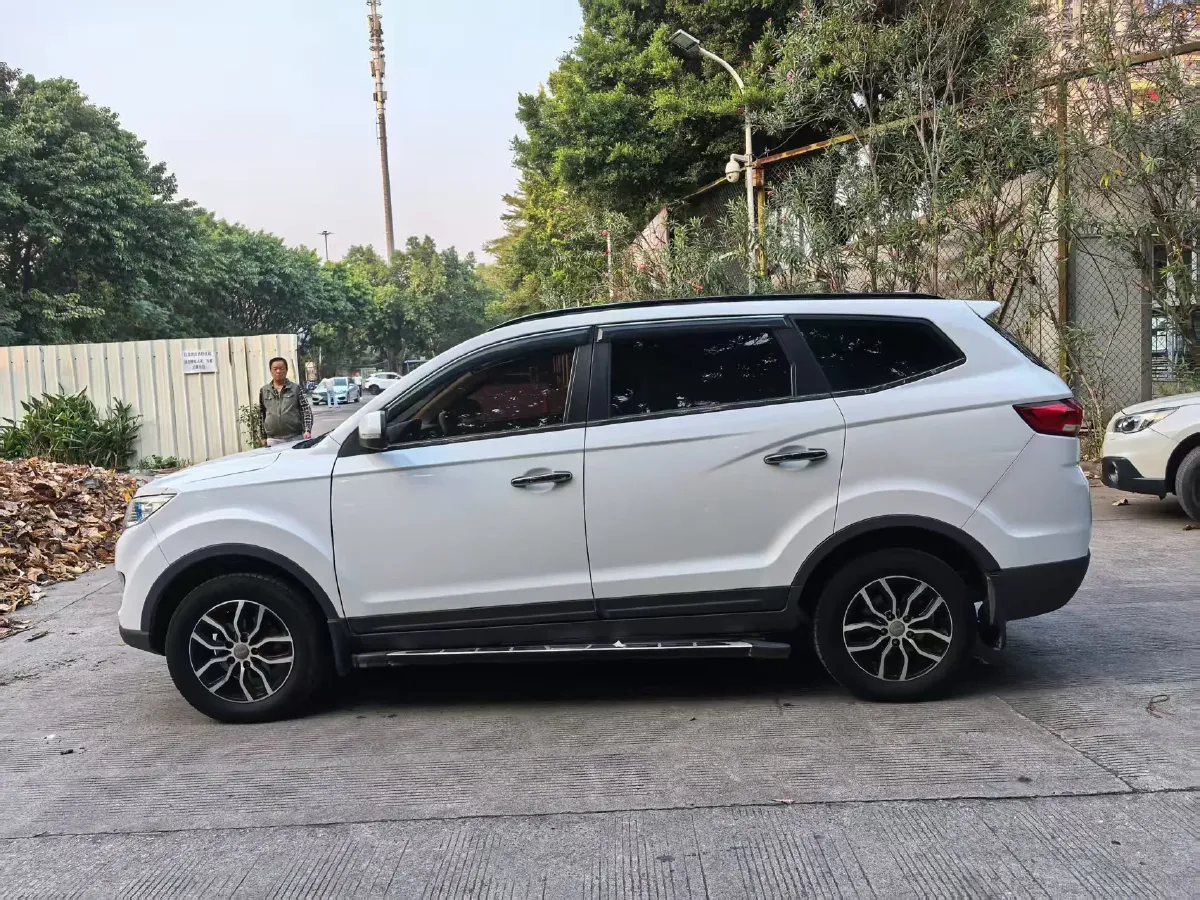 2016 LiFan MaiWei 1.5L 109HP L4 5MT,autocango,china used car exporter,china ev exporter,chinese used car exporter,chinese used ev exporter