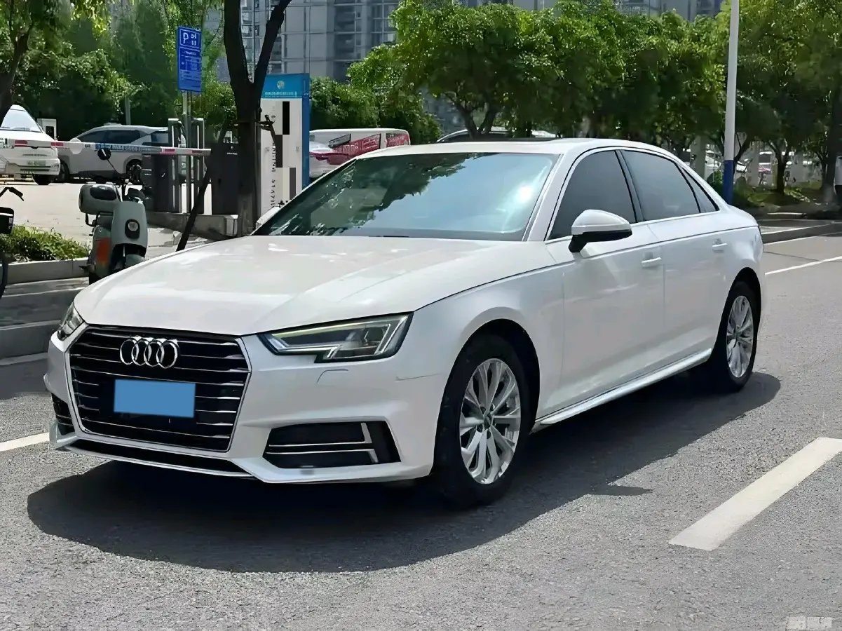 2019 Audi A4L 2.0T 190HP L4 7DCT