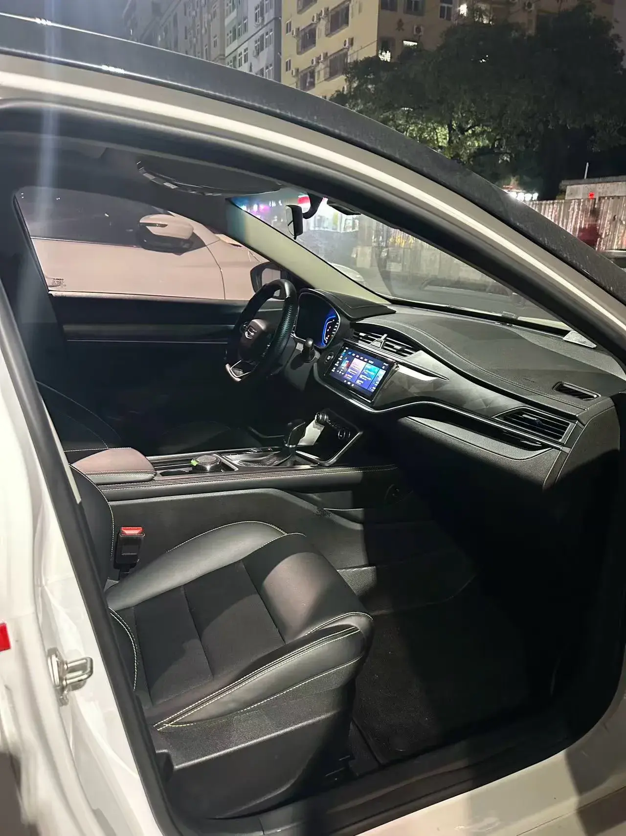 2021 GEELY COOLRAY thumbnail 4