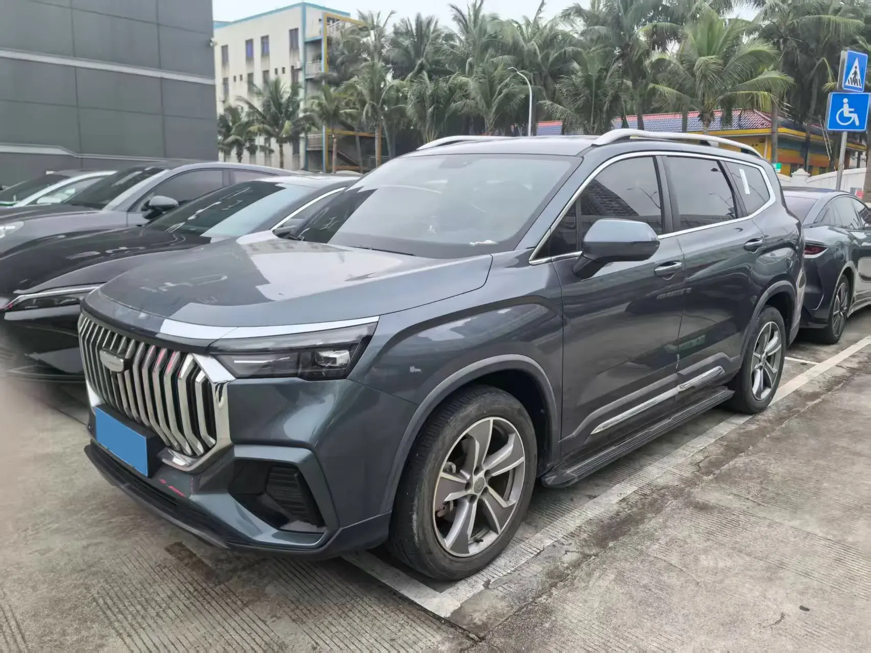 2023 GEELY OKAVANGO view 1