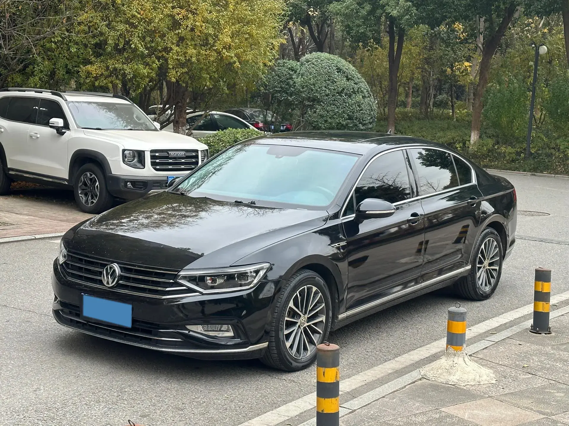 2020 VOLKSWAGEN MAGOTAN view 1