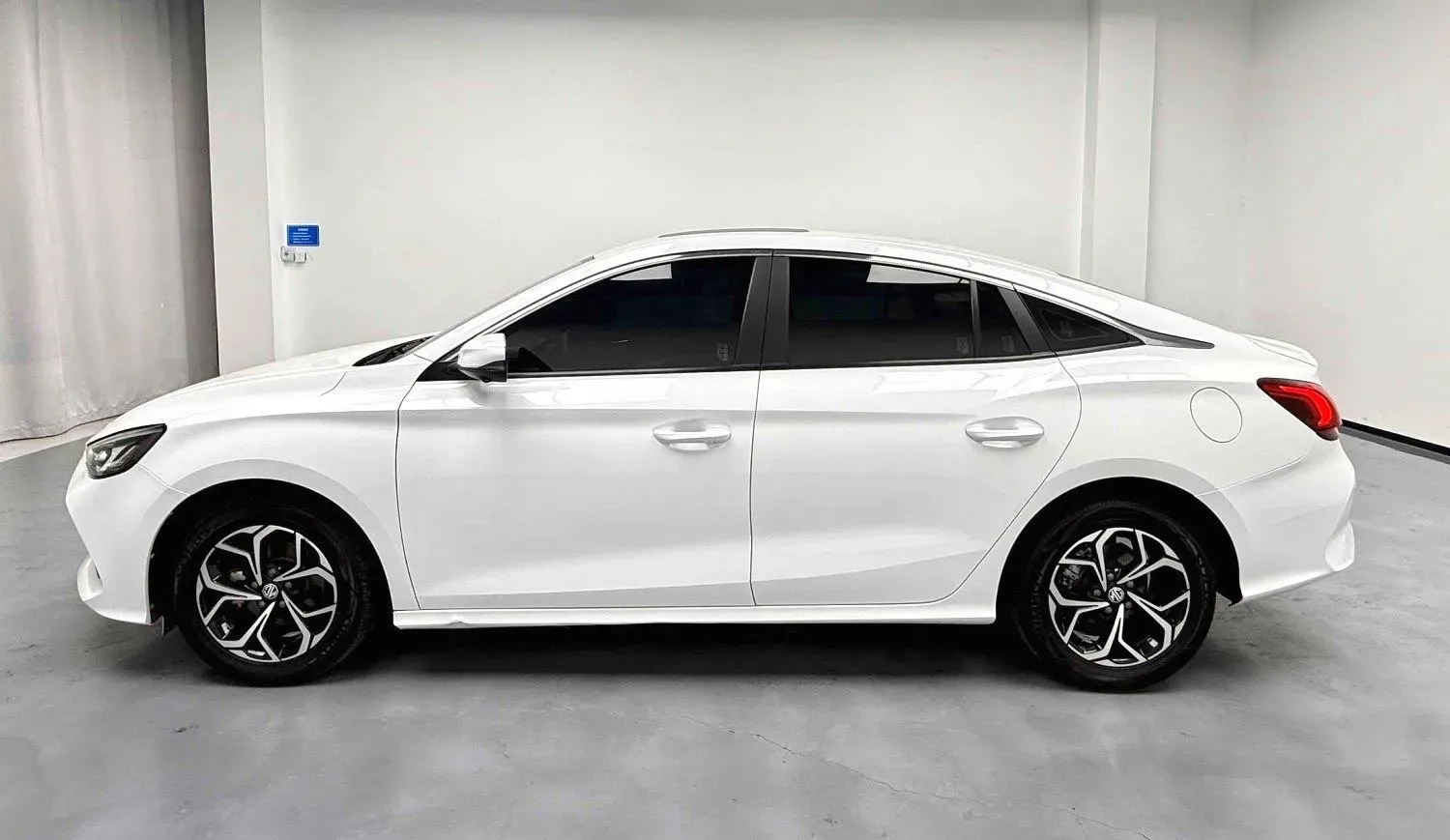 2022 MG 5 1.5L 120HP L4 CVT,autocango,china used car exporter,china ev exporter,chinese used car exporter,chinese used ev exporter