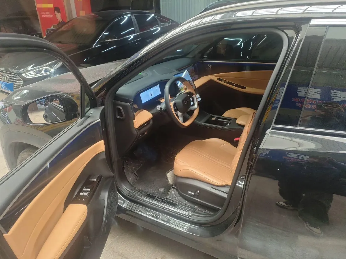 2023 Geely Galaxy L7 1.5T 163HP L4 3DHT PHEV 18.7KWH,autocango,china used car exporter,china ev exporter,chinese used car exporter,chinese used ev exporter