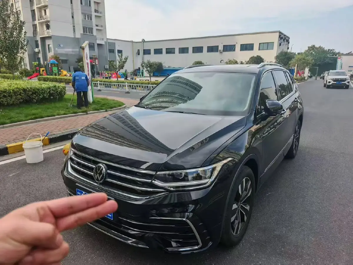 2024 Volkswagen Tiguan L 2.0T 186HP L4 7DCT