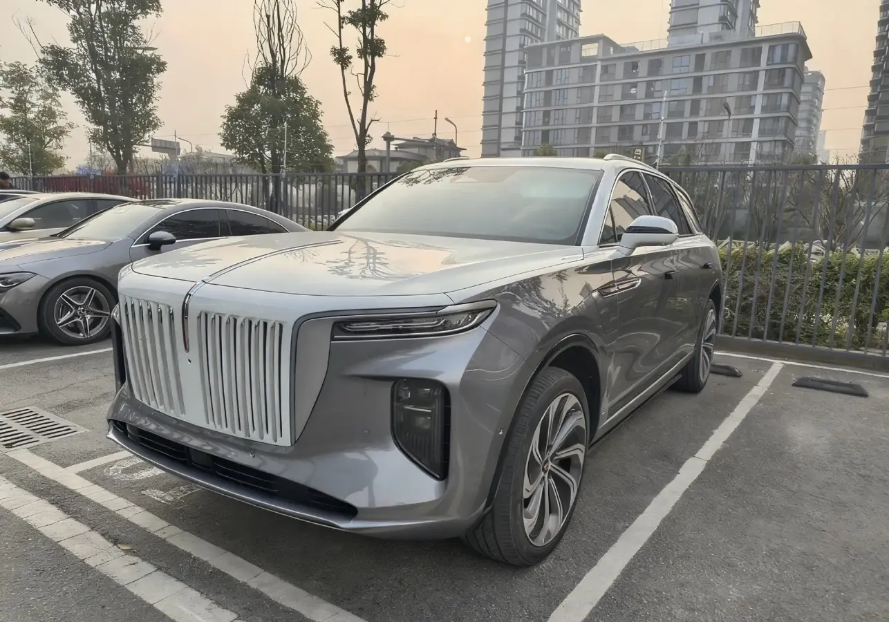 2022 HongQi E-HS9 BEV 120KWH