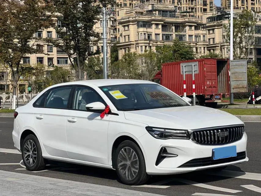 2023 GEELY EMGRAND thumbnail 3