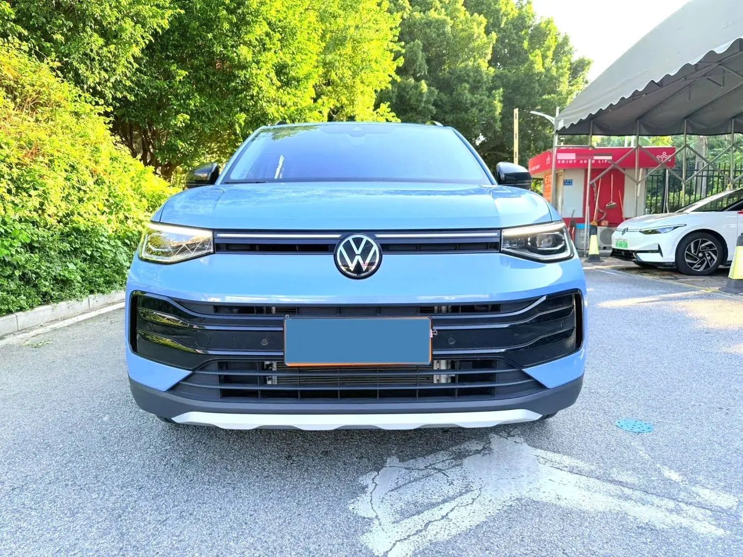 2025 VOLKSWAGEN THARU thumbnail 2