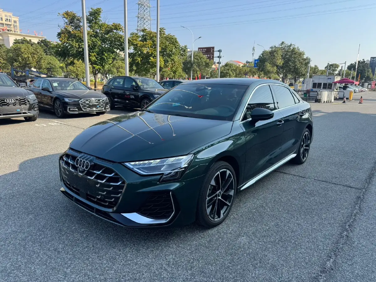 2025 Audi A3 1.5T 160HP L4 7DCT