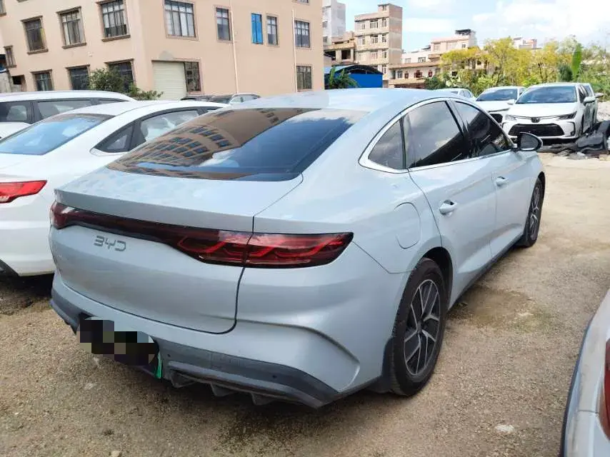 2024 BYD QINL thumbnail 4