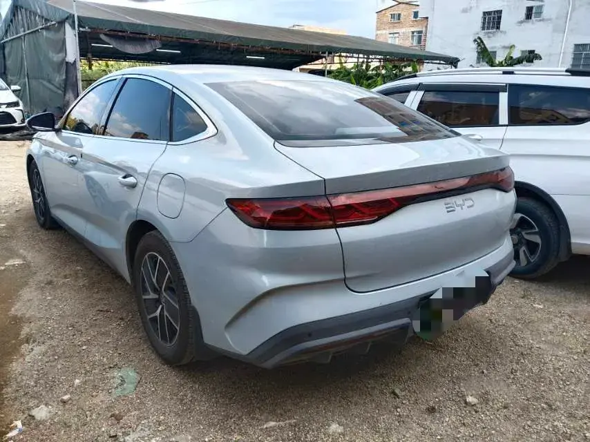 2024 BYD QINL thumbnail 3