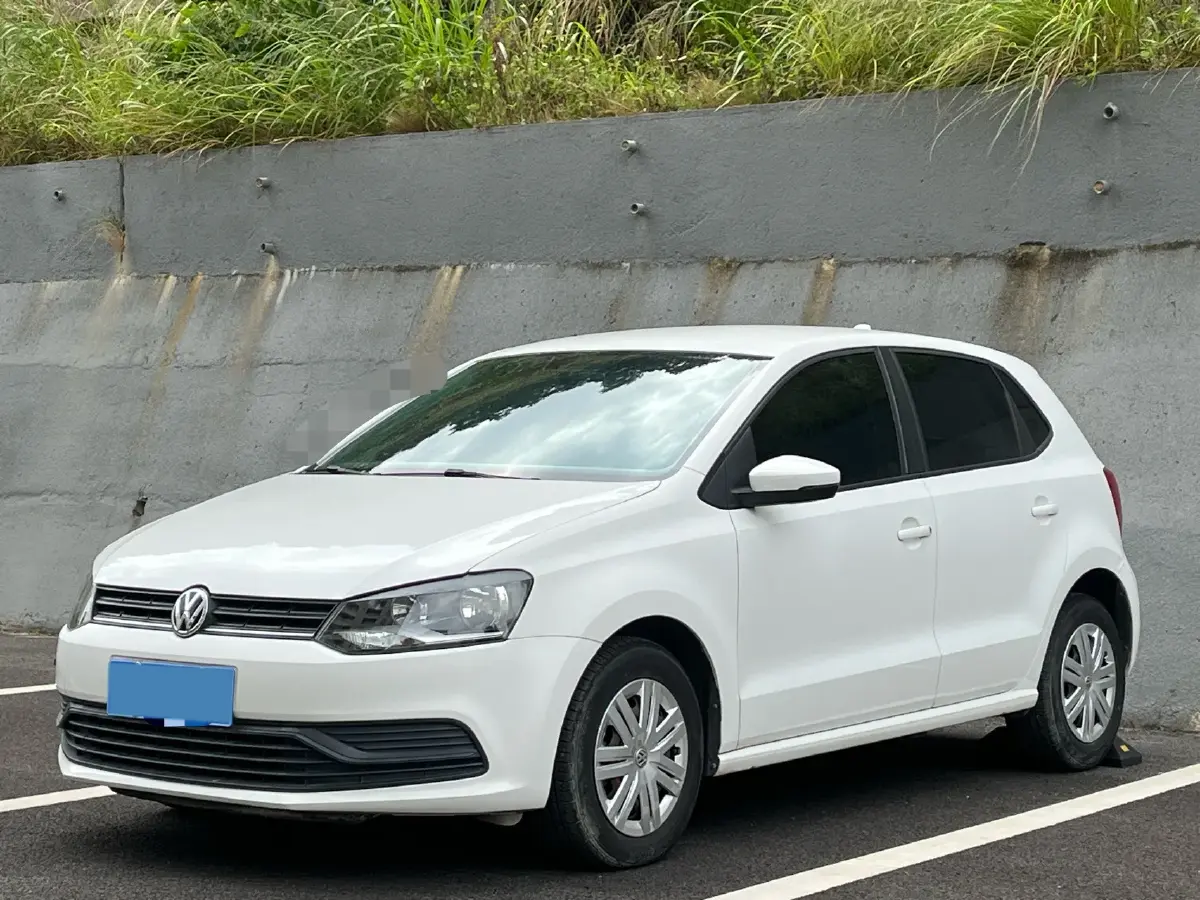 2016 Volkswagen Polo 1.4L 90HP L4 6AT
