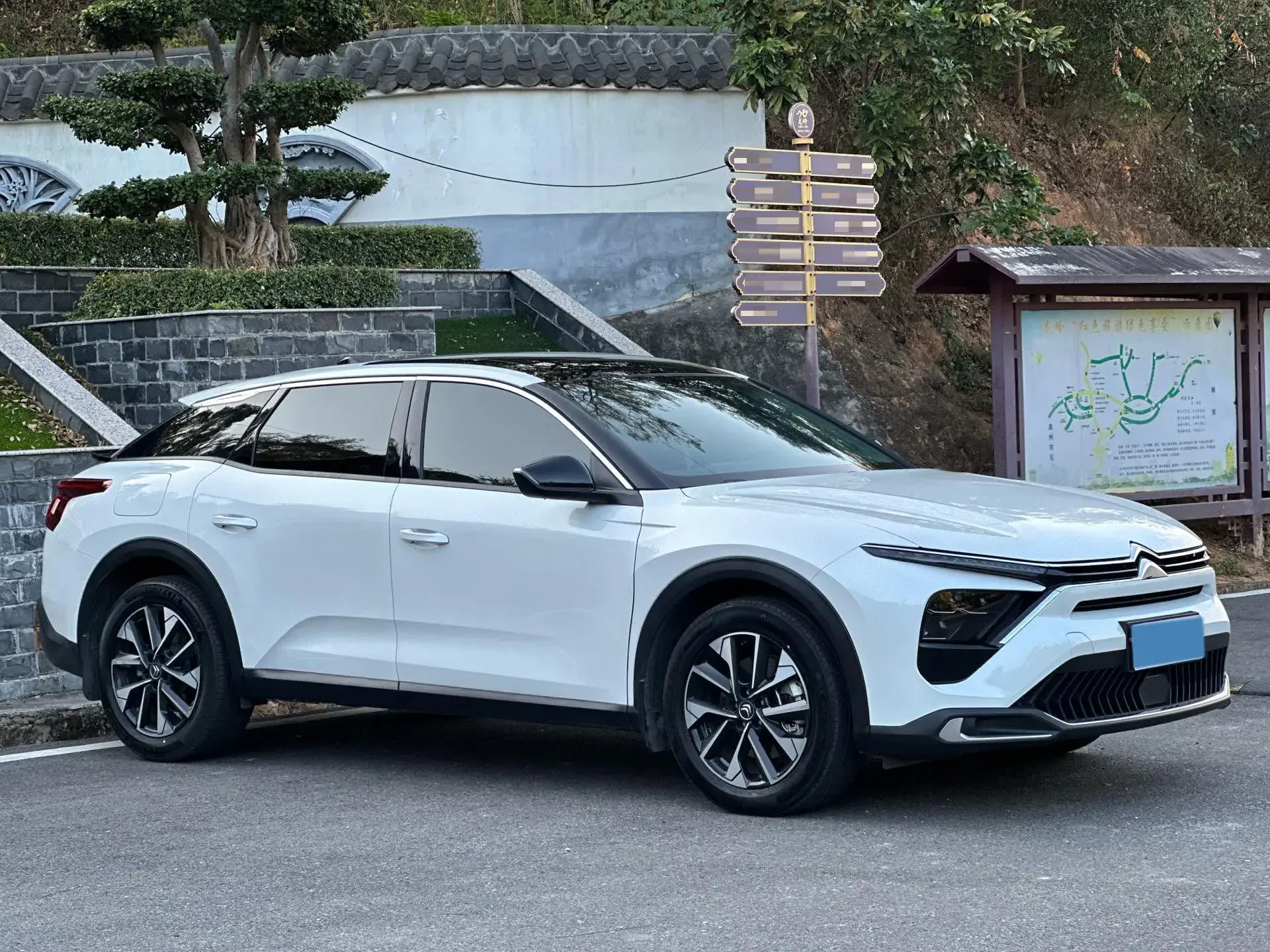 2023 CITROEN C5 thumbnail 3