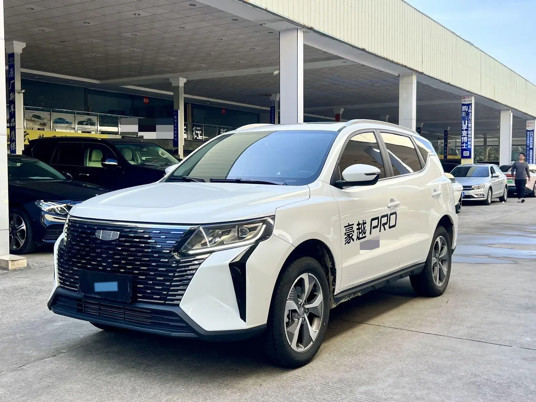 2024 GEELY OKAVANGOPRO view 1