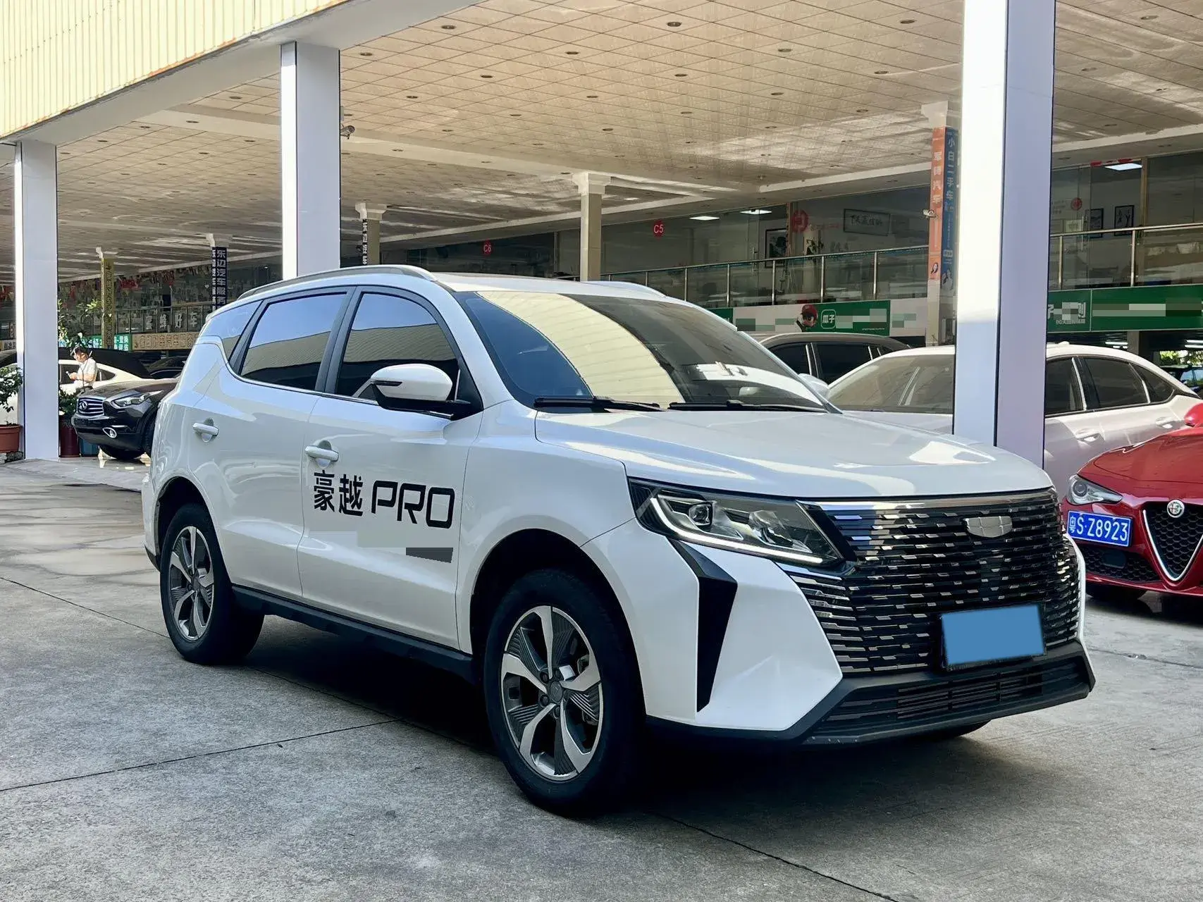 2024 GEELY OKAVANGOPRO thumbnail 3