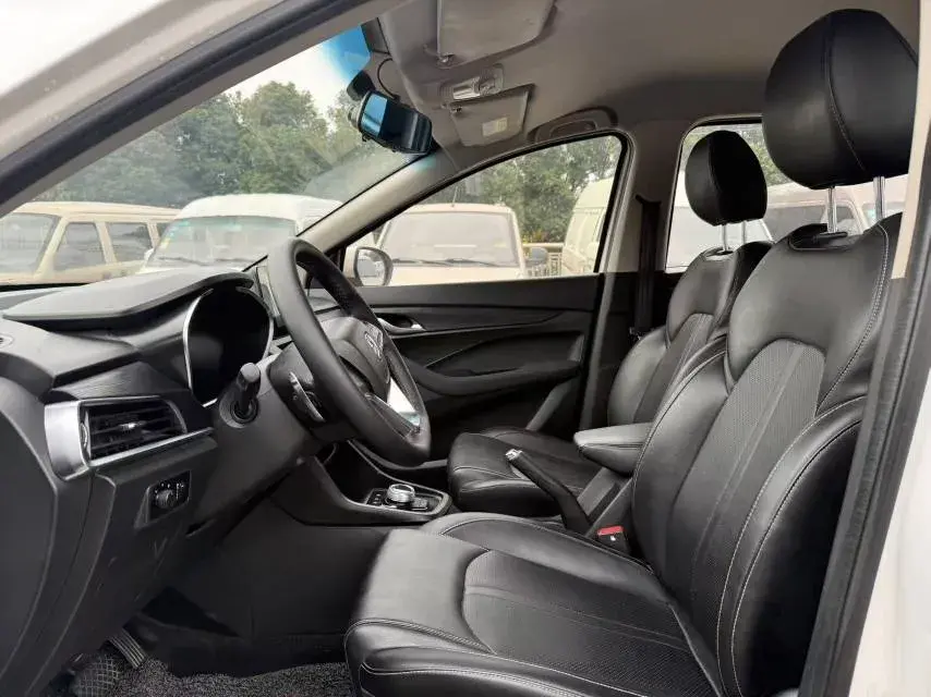 2018 BAOJUN 530 thumbnail 4