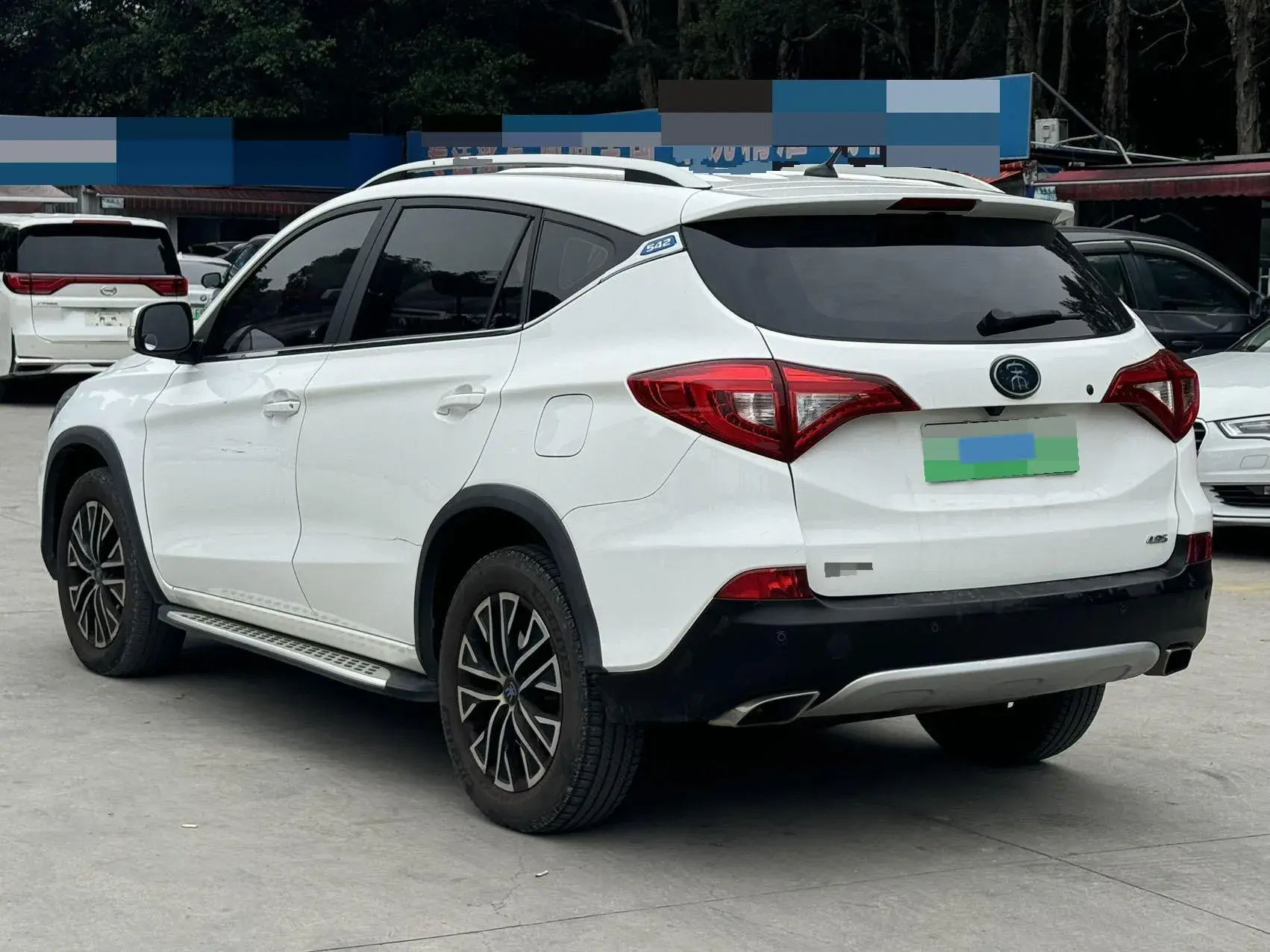 2017 BYD SONG thumbnail 4