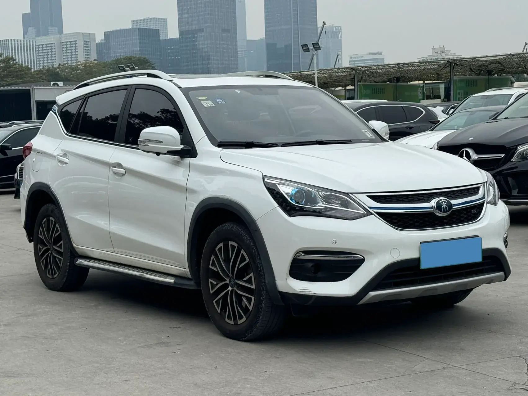 2017 BYD SONG thumbnail 3