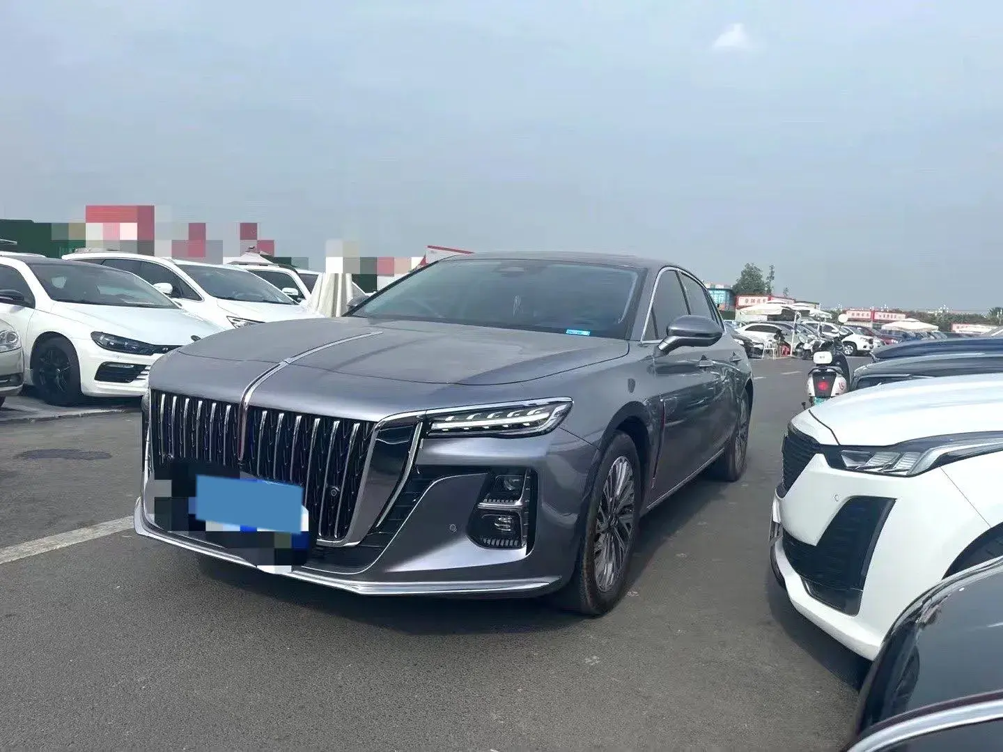 2023 HONGQI H5 view 1