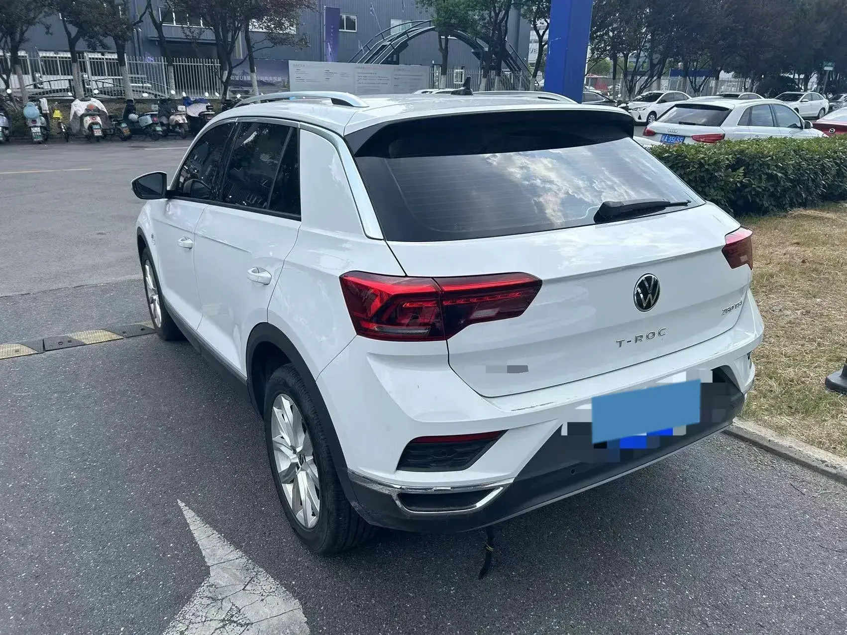 2022 VOLKSWAGEN T-ROC thumbnail 2