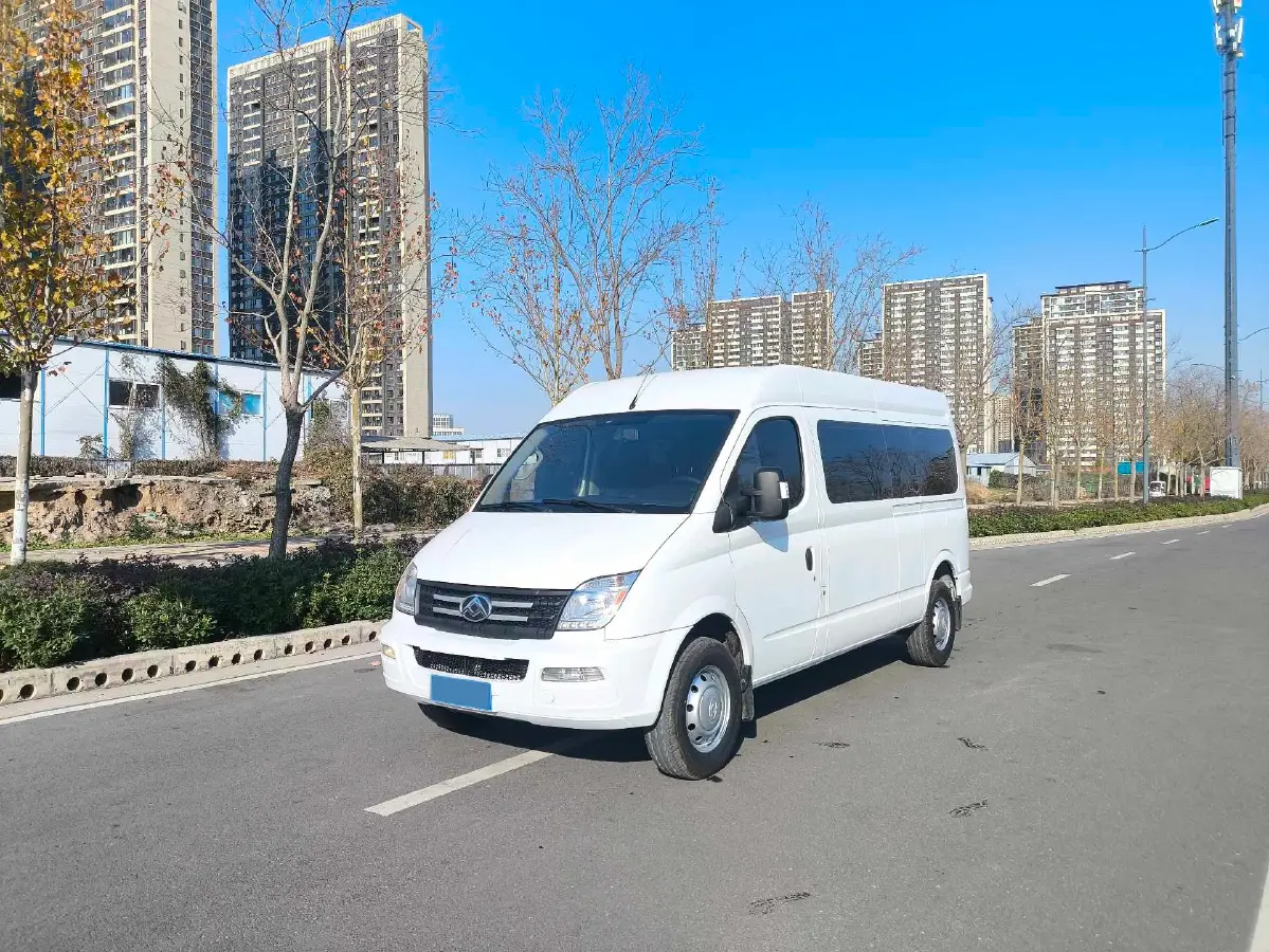 2023 MAXUS XinTu V80 2.0T 127HP L4 6MT