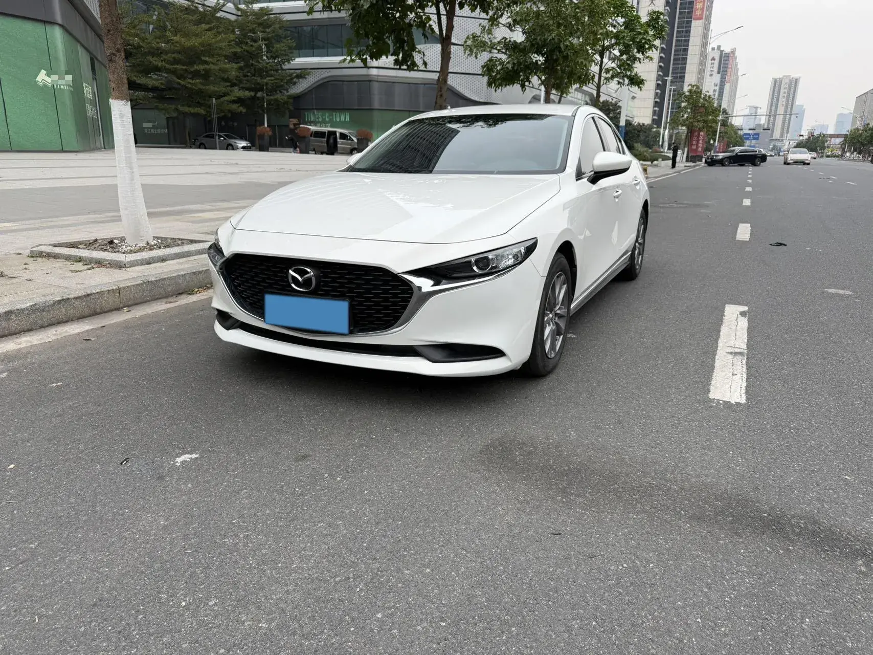 2022 MAZDA 3 view 1