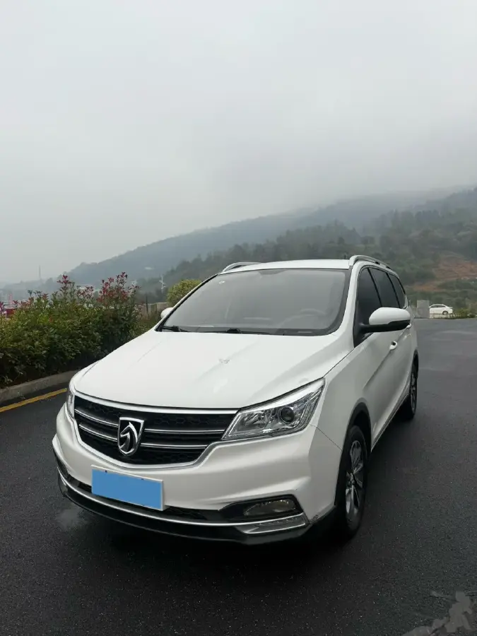 2019 BaoJun 730 1.5L 105HP L4 6MT