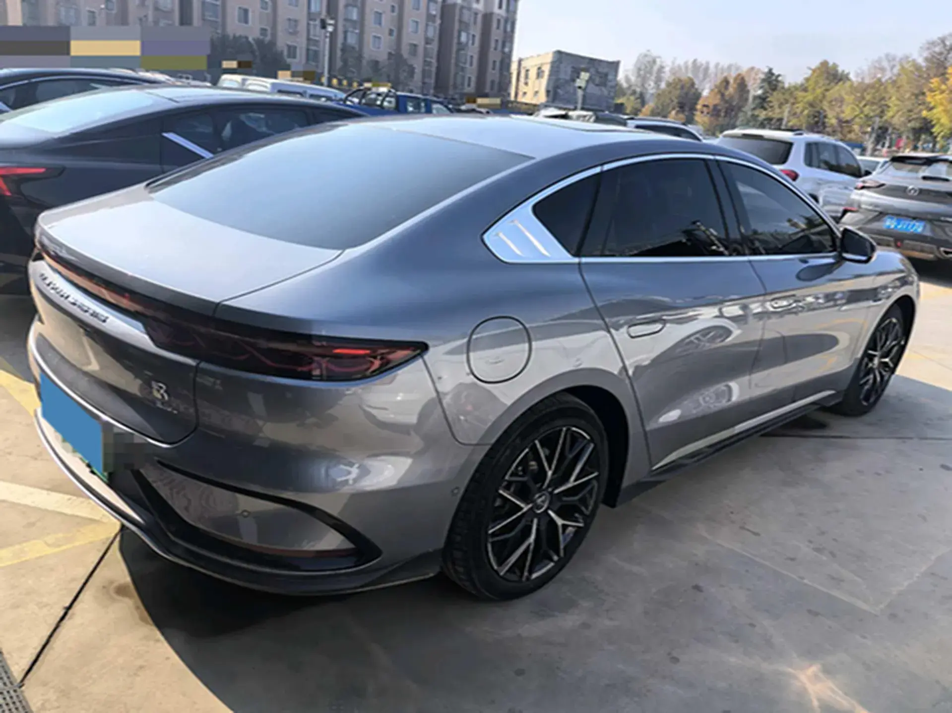 2023 BYD HAN thumbnail 3