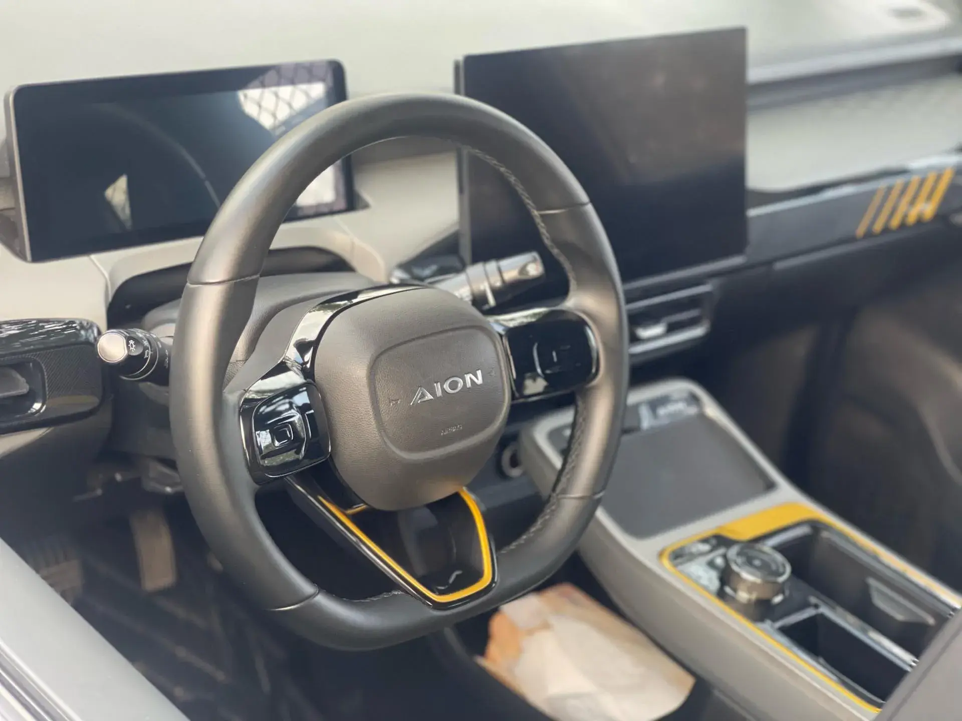 2022 AION Y thumbnail 3