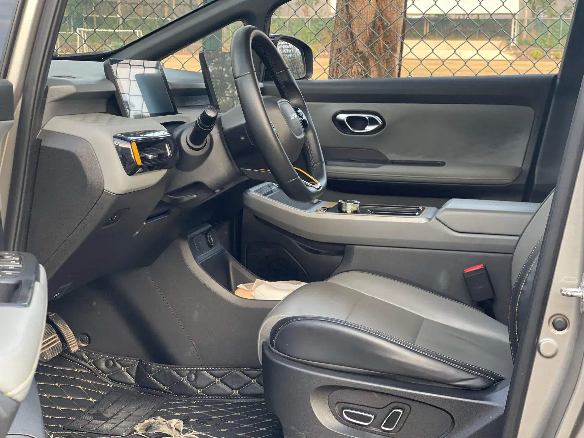 2022 AION Y thumbnail 4