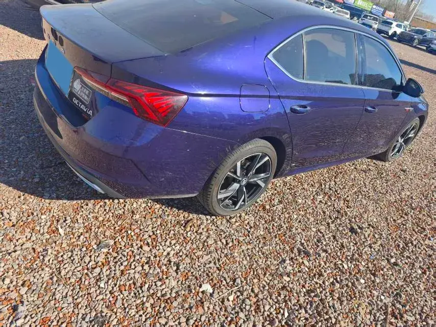 2021 SKODA OCTAVIA thumbnail 4