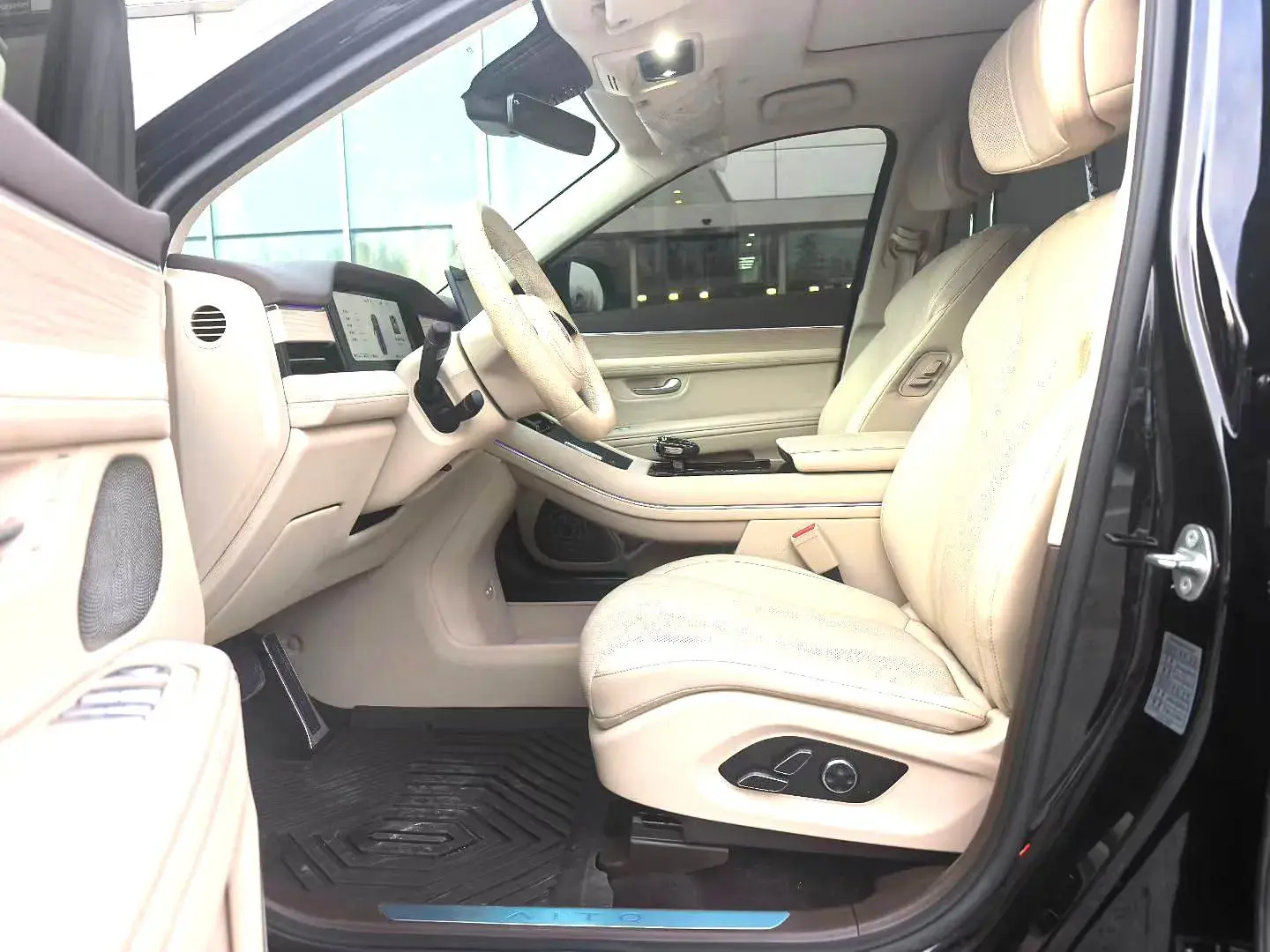 2024 AITO AITO thumbnail 4