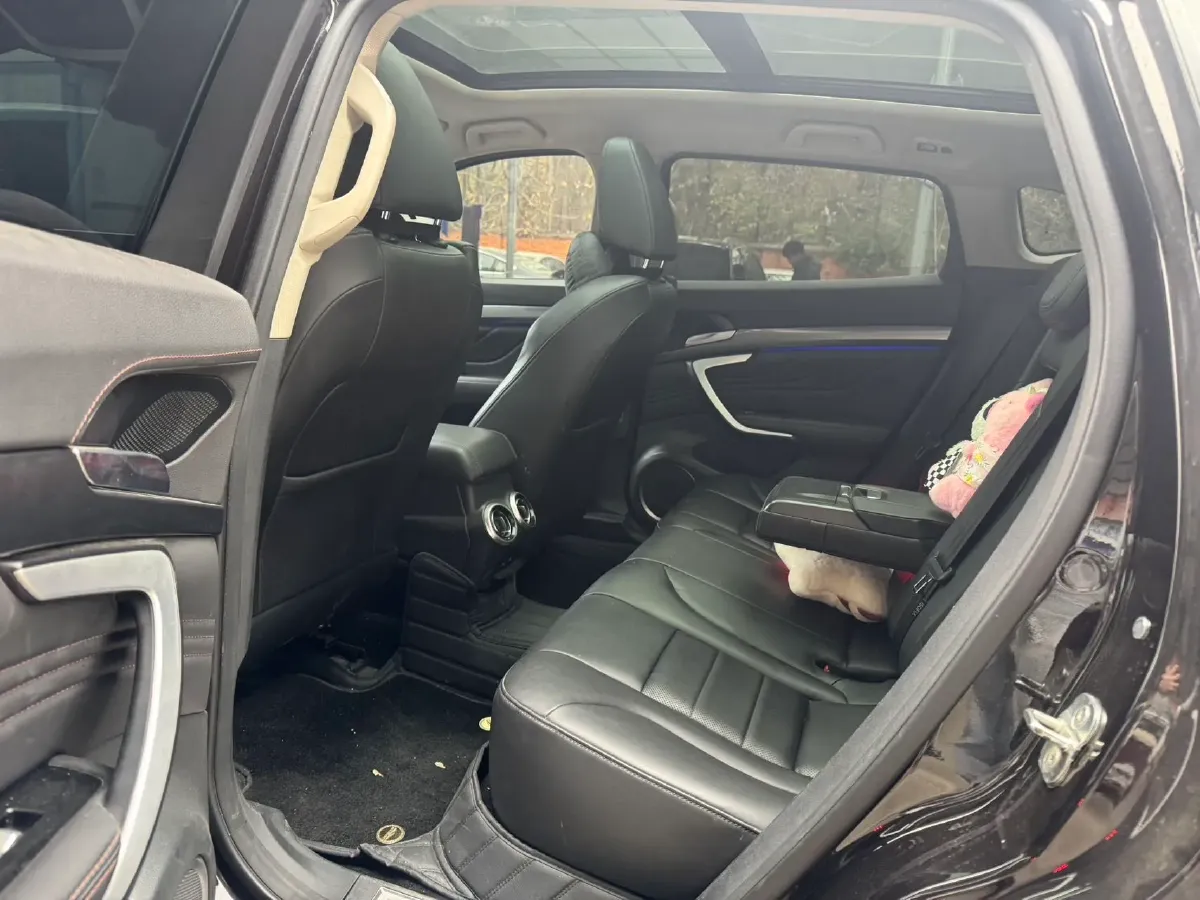 2017 WEY VV7 2.0T 234HP L4 7DCT,autocango,china used car exporter,china ev exporter,chinese used car exporter,chinese used ev exporter