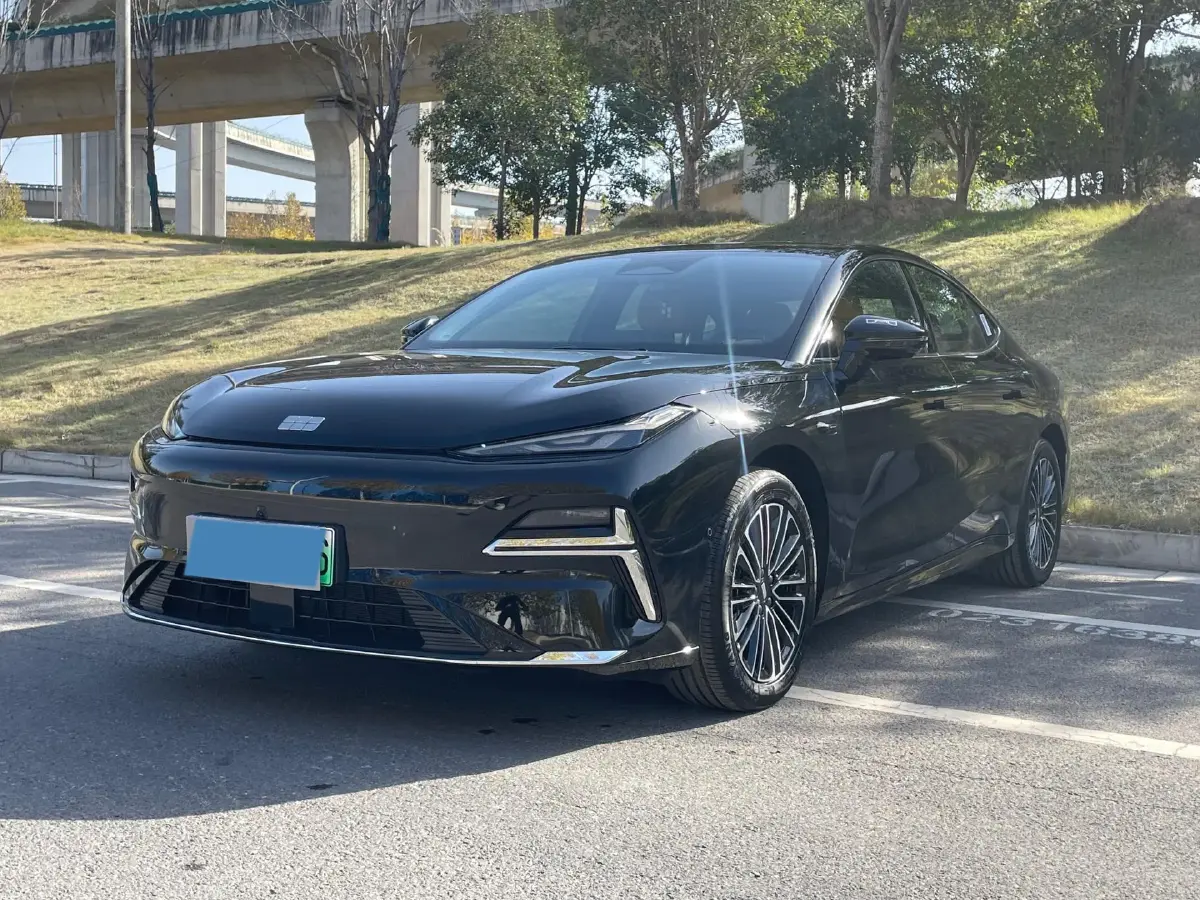 2025 Geely Galaxy Starshine 8 1.5L 112HP L4 1DHT PHEV