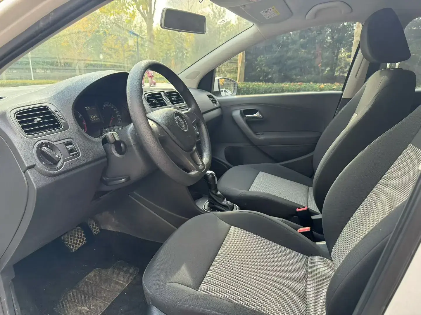 2016 VOLKSWAGEN POLO thumbnail 4