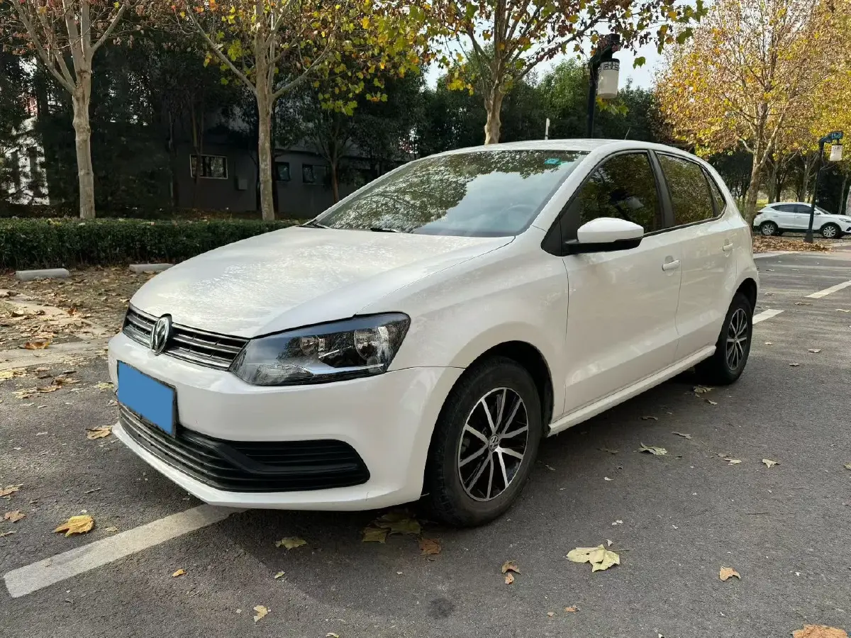 2016 Volkswagen Polo 1.4L 90HP L4 6AT