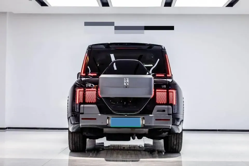 2023 YangWang U8 2.0T 272HP L4 REEV 49.05KWH,autocango,china used car exporter,china ev exporter,chinese used car exporter,chinese used ev exporter