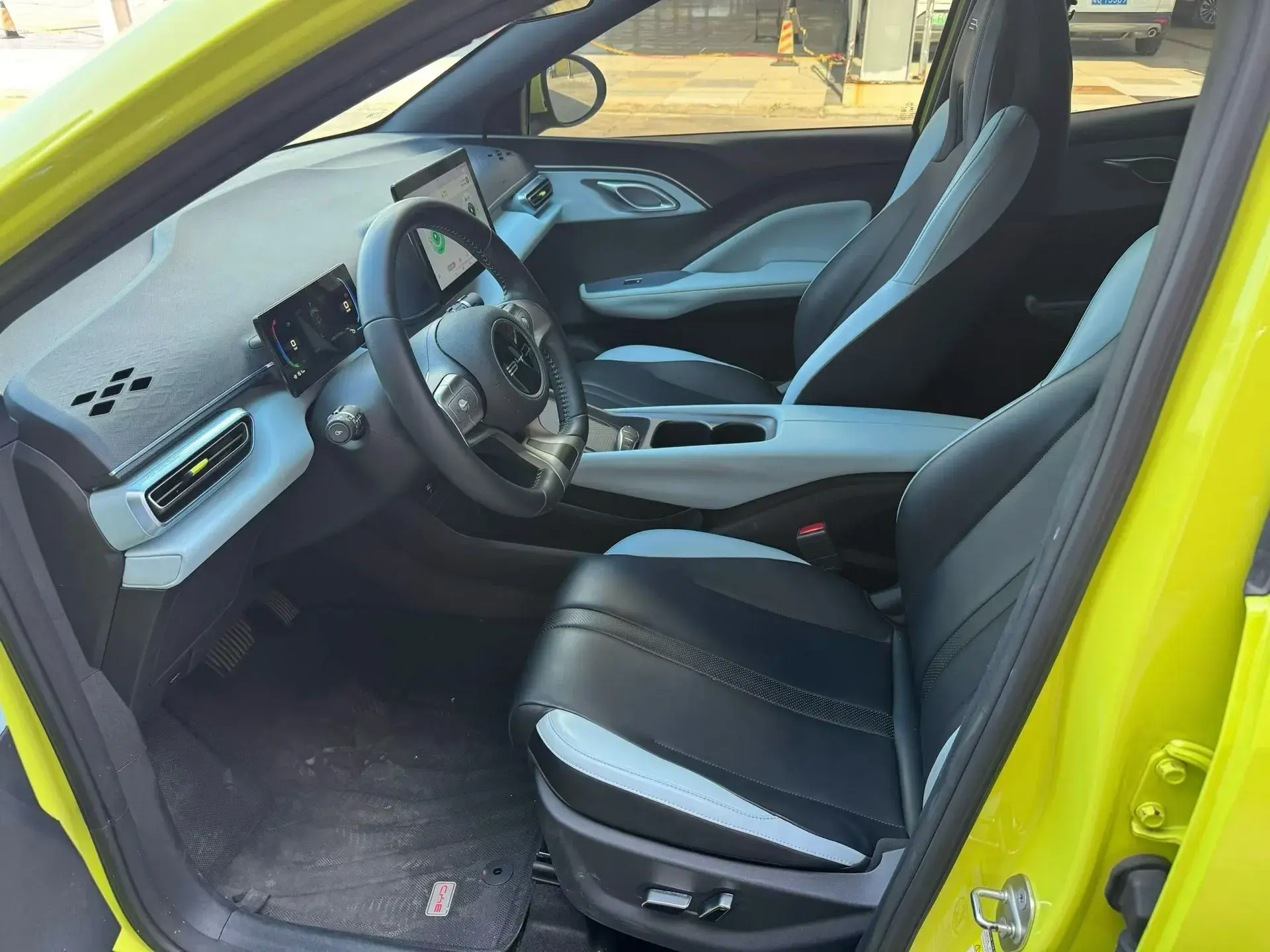 2023 BYD YUAN thumbnail 2