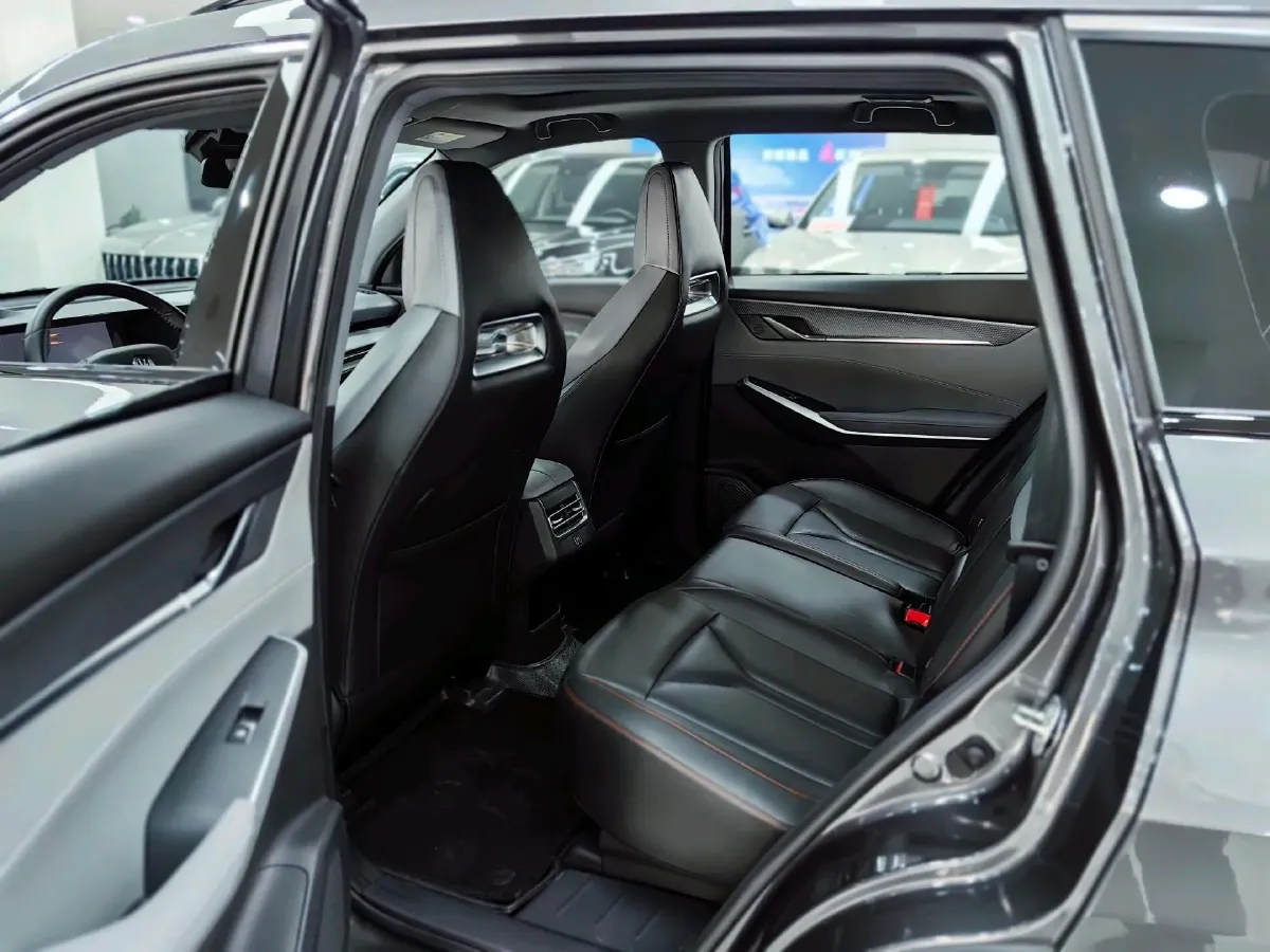 2022 ChangAn CS75 Plus 2.0T 233HP L4 8AT,autocango,china used car exporter,china ev exporter,chinese used car exporter,chinese used ev exporter