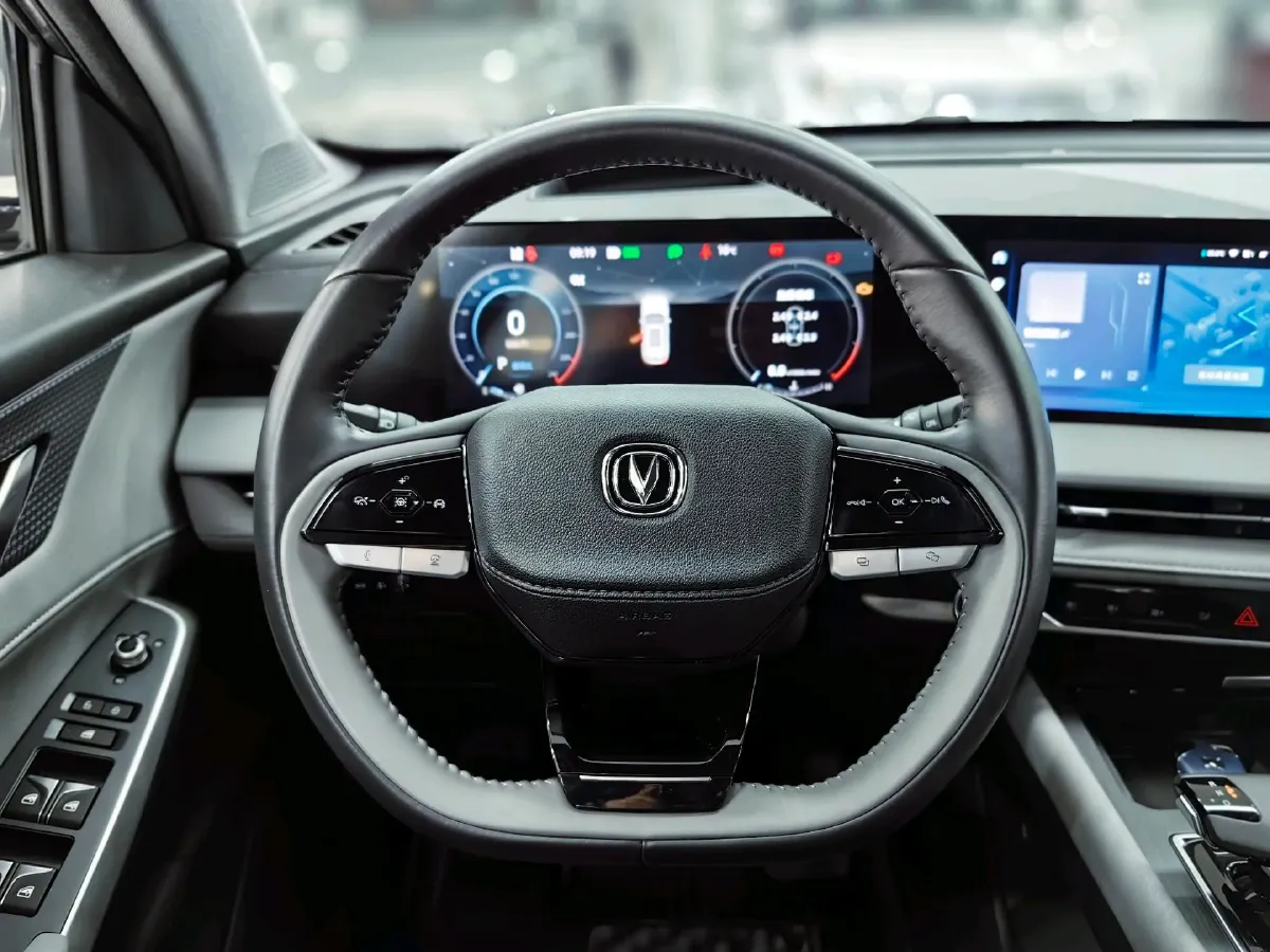 2022 ChangAn CS75 Plus 2.0T 233HP L4 8AT,autocango,china used car exporter,china ev exporter,chinese used car exporter,chinese used ev exporter