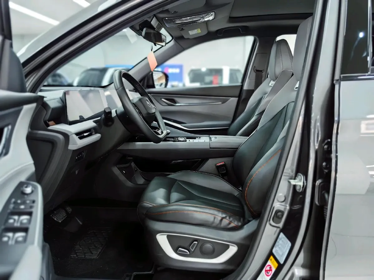 2022 ChangAn CS75 Plus 2.0T 233HP L4 8AT,autocango,china used car exporter,china ev exporter,chinese used car exporter,chinese used ev exporter