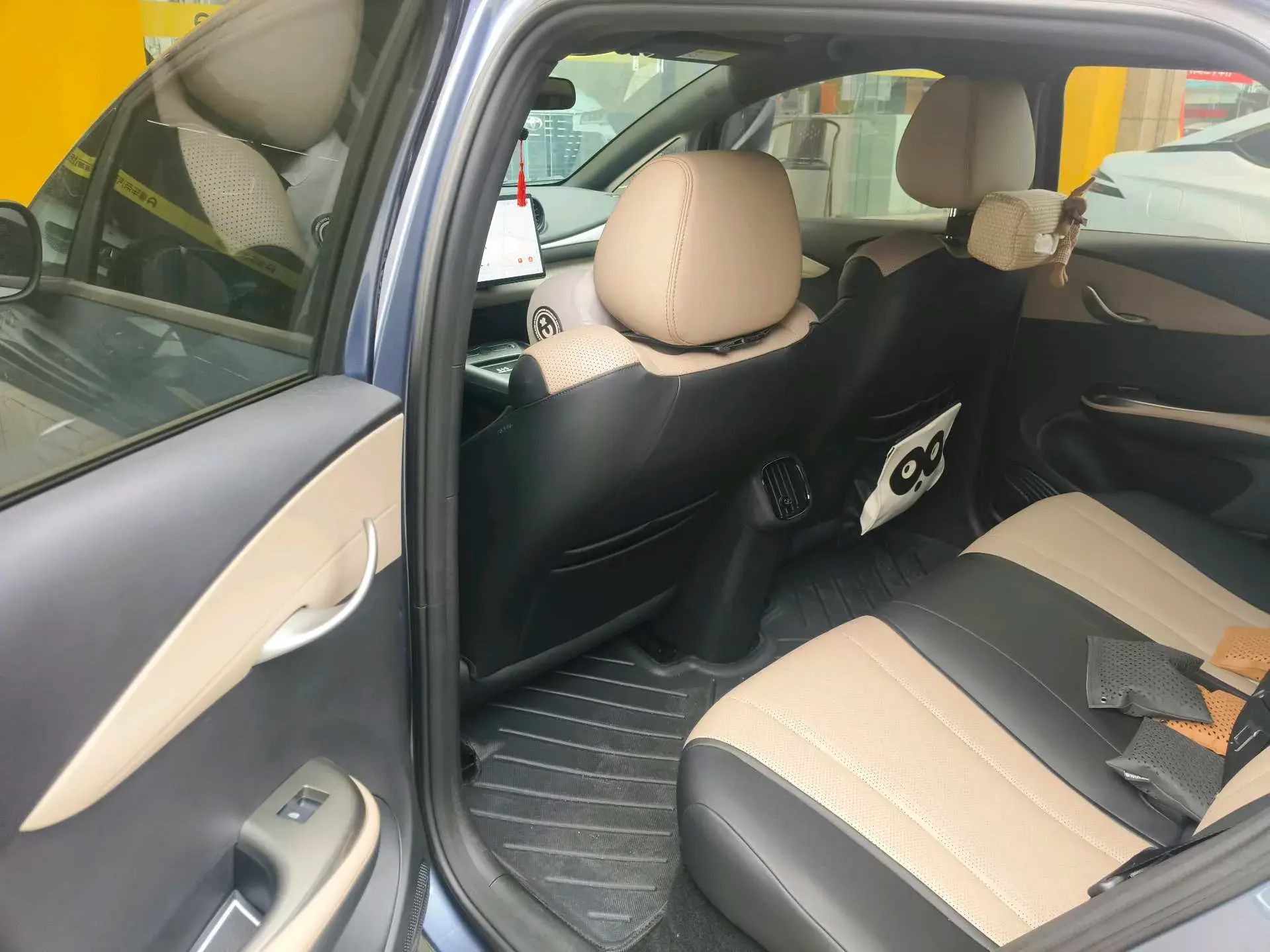 2025 BYD DOLPHIN thumbnail 3