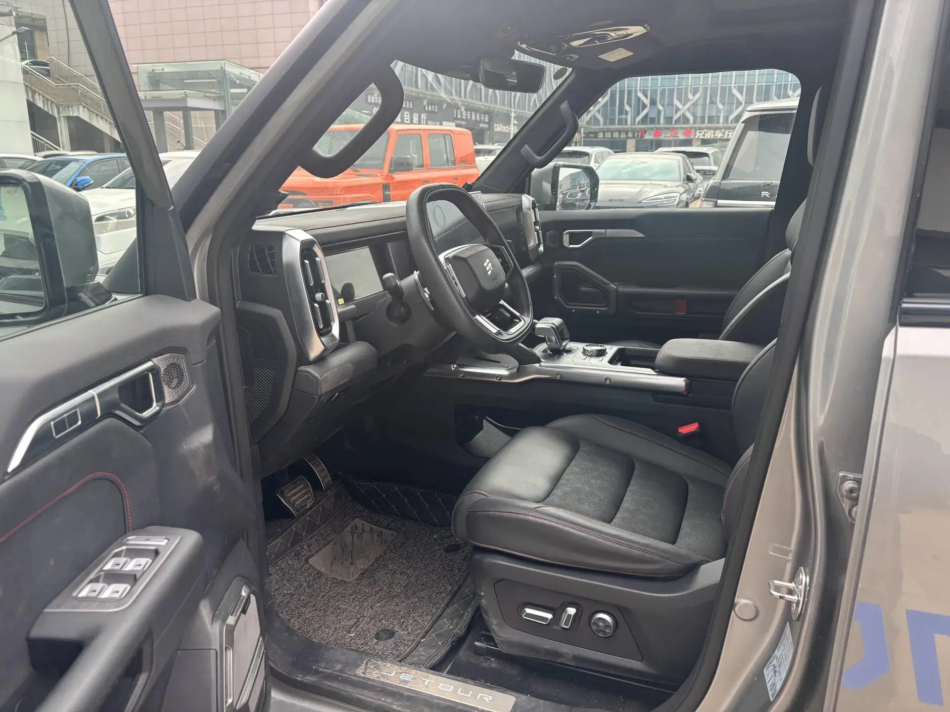 2024 JETOUR TRAVELLER thumbnail 4