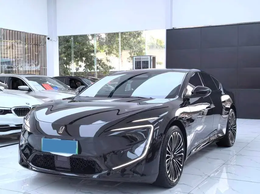 2025 Avatr 12 1.5T 156HP L4 REEV 39.05KWH